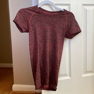 Lululemon Swiftly T Shirt. Size 4
